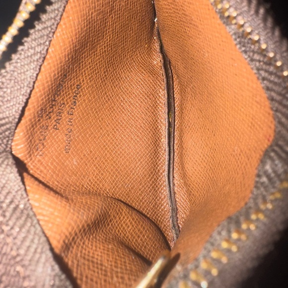 Louis Vuitton Monogram Canvas Key Holder - Picture 9 of 12